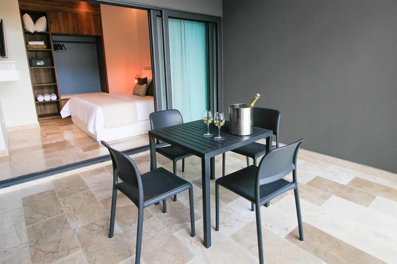 Singular Dream Vacation Rentals 普拉亚卡门